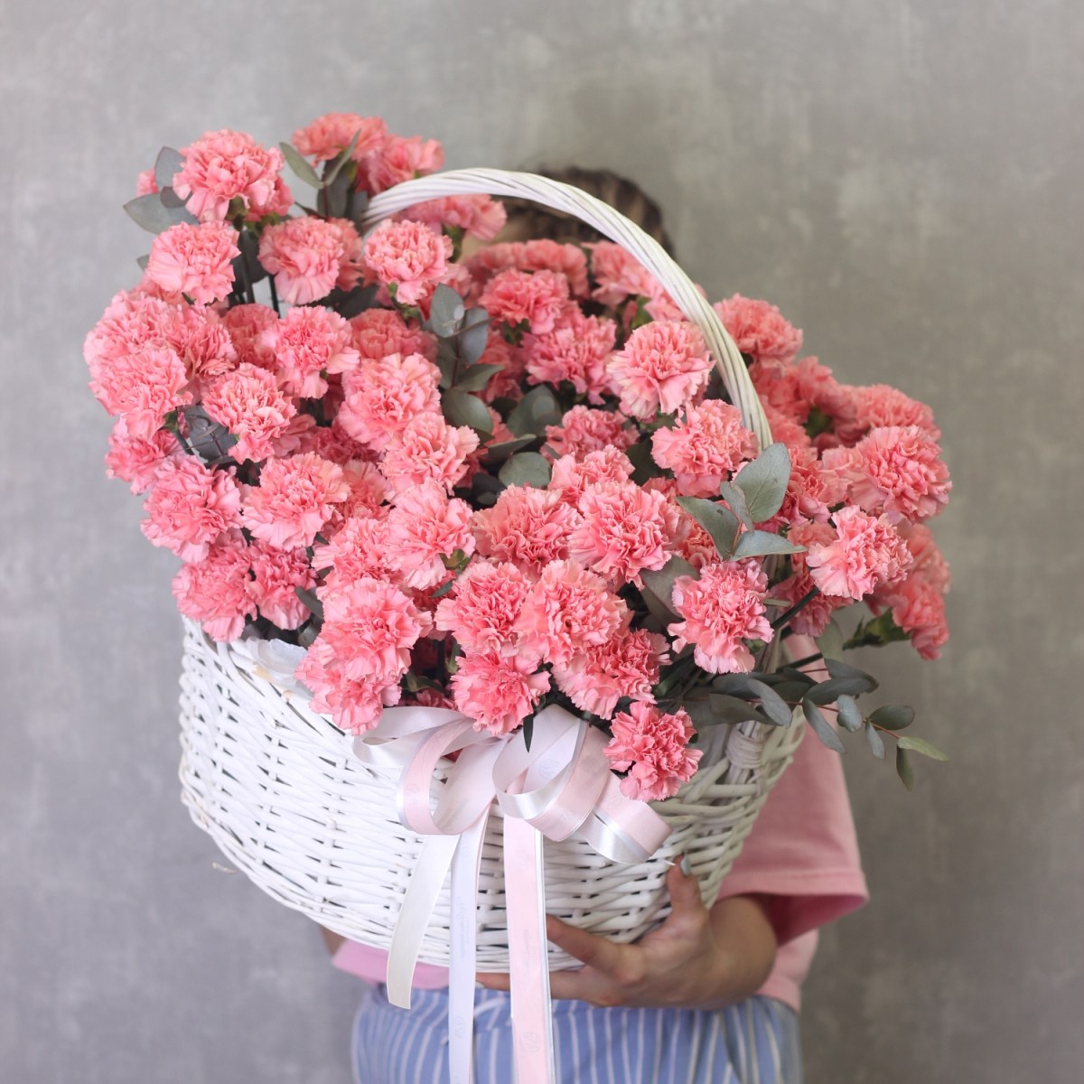 Корзина с цветами розовый диантус